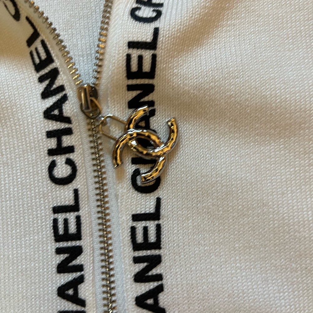 CC Cream Short Hoodie with Logo Accent - Picture 5 of 6